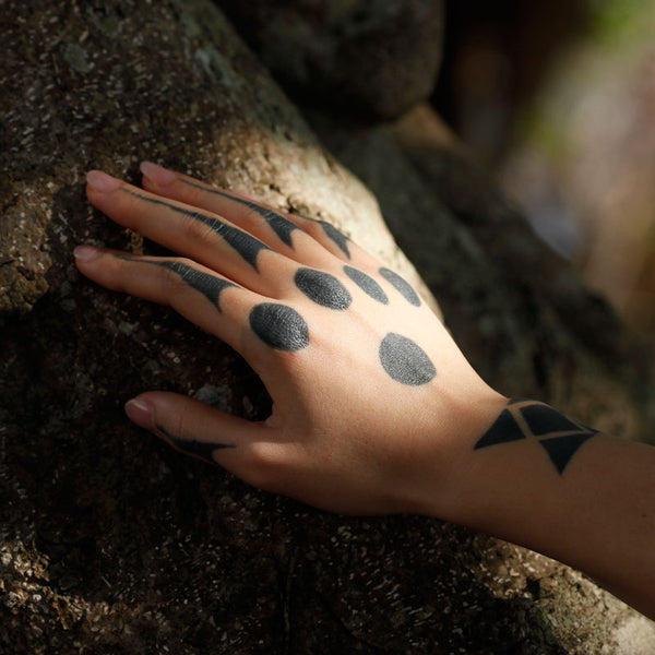 沖縄の刺青ハジチ