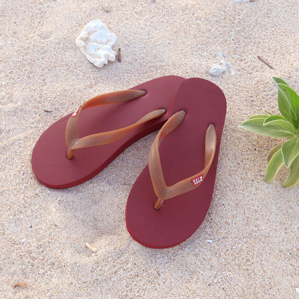 El caucho Natural sandalias de playa de color rojo oscuro / de caucho